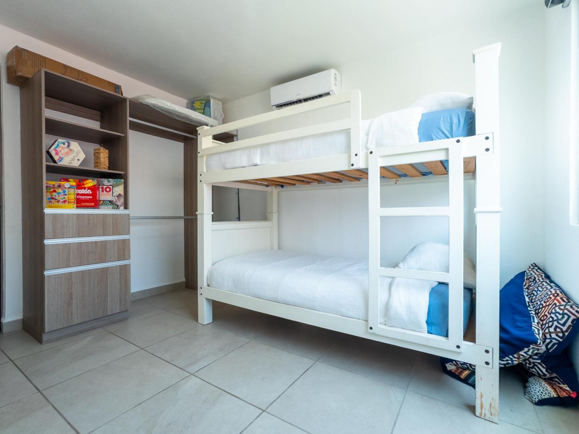 Hostpal Dream Diamante -